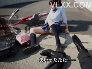 Con đĩ vớ lưới liếm liên tục trong phòng tắm và cuối cùng nổ tung trực tiếp