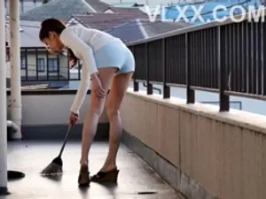 Cô ấy thích cưỡi một anh chàng và bị xuất tinh vào mặt theo góc nhìn của cô ấy