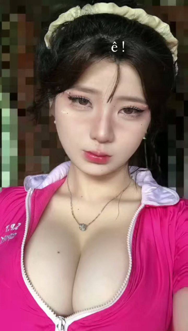 Có phải cậu nứng lồn lắm rồi phải không