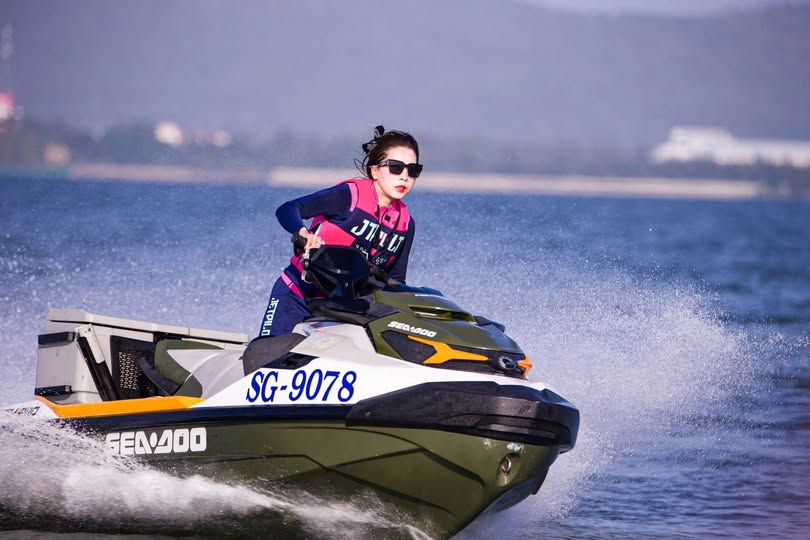 Bác sĩ lưu manh, ép quan hệ gái nhà lành